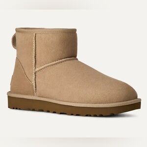 UGG Women’s Classic Mini ll (sand)